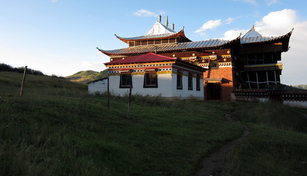 A small hillside temple in Sichuan